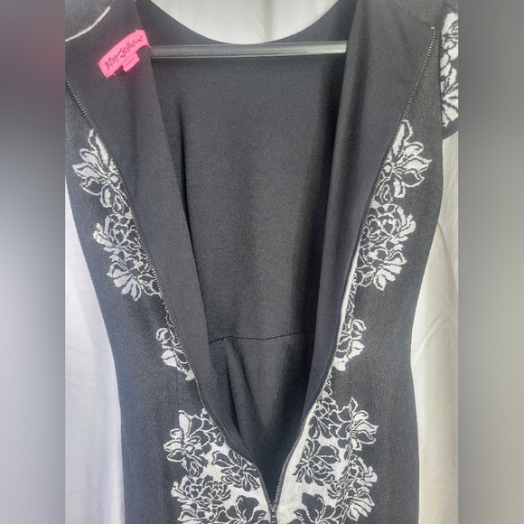 Betsey Johnson black and gray floral pencil dress size 2 whimsigoth office siren - Picture 9 of 9